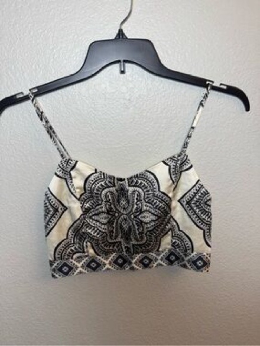 House of Harlow 1960 Black & Cream Printed Crop Top